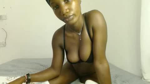 Snapshot of missmisbehave_irl chatting on 7, 3, 2026 sexy online show from 7, 3, 2026