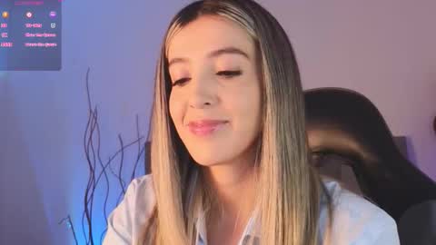 Snapshot of missmonaco chatting on 8, 9, 2025 Emma Rivera online show from 8, 9, 2025