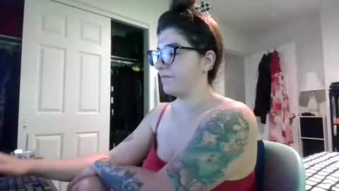 MissMona online show from 5, 5, 2026