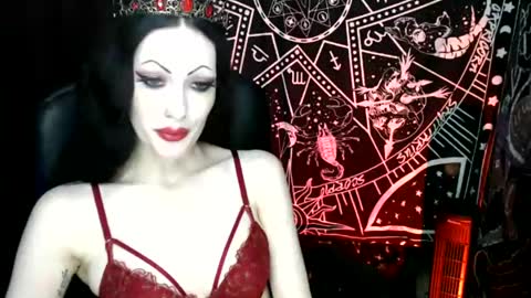 Snapshot of missmoondoll chatting on 8, 1, 2025 MissMoonDoll online show from 8, 1, 2025