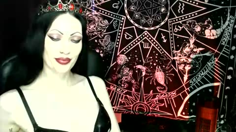 Snapshot of missmoondoll chatting on 6, 10, 2025 MissMoonDoll online show from 6, 10, 2025