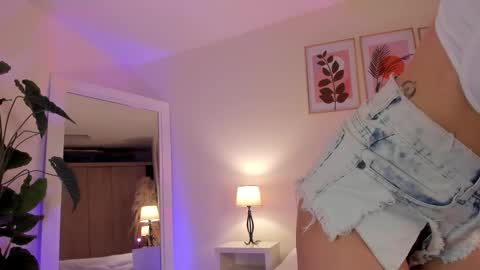 Sara Martinez online show from 6, 3, 2026