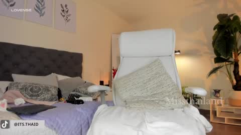 Fernanda Davila online show from 22, 1, 2025