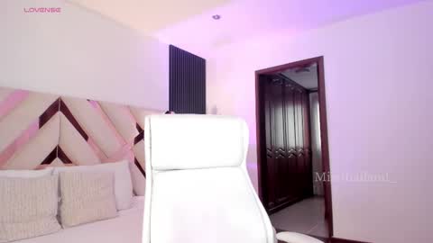 Fernanda Davila online show from 17, 10, 2025