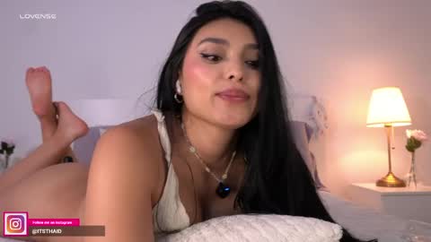 Snapshot of missthailand_ chatting on 4, 6, 2026 Fernanda Davila online show from 4, 6, 2026