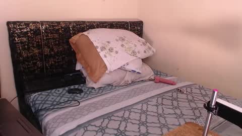 Snapshot of missthighsohmy chatting on 18, 10, 2025 missthighsohmy online show from 18, 10, 2025