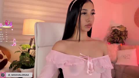 Valeria Davila online show from 7, 3, 2025