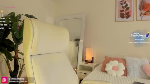 Valeria Davila online show from 30, 9, 2025