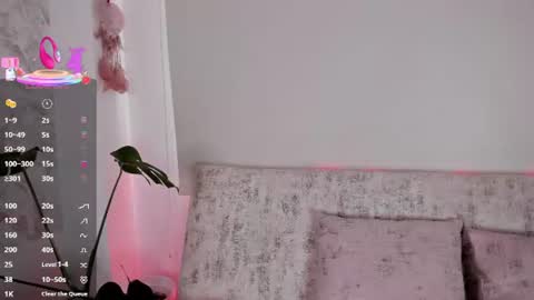 Pau OFmissweetpeach online show from 15, 6, 2026