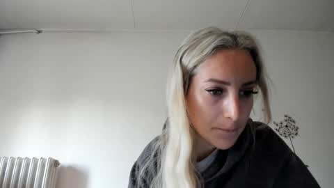 Snapshot of missy_matrix chatting on 12, 10, 2025 Missy matrix online show from 12, 10, 2025