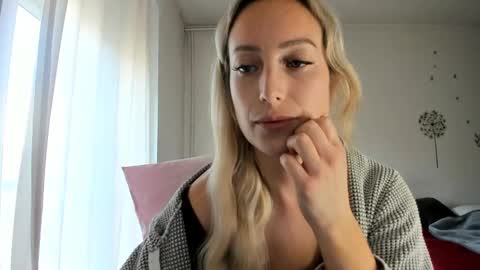 Snapshot of missy_matrix chatting on 6, 11, 2025 Missy matrix online show from 6, 11, 2025