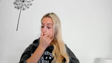 Snapshot of missy_matrix chatting on 15, 12, 2025 Missy matrix online show from 15, 12, 2025