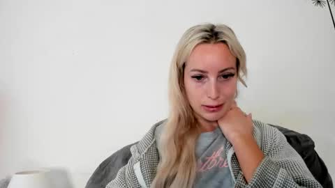 Snapshot of missy_matrix chatting on 12, 1, 2026 Missy matrix online show from 12, 1, 2026