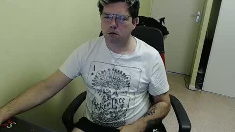 Snapshot of mistercoeur1 chatting on 8, 1, 2025 mistercoeur online show from 8, 1, 2025