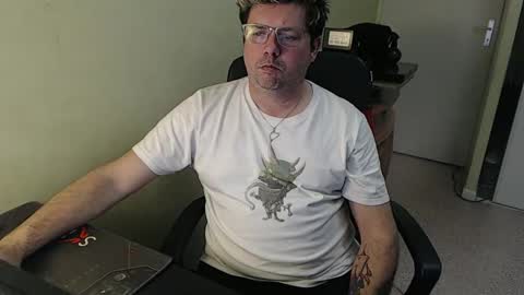 Snapshot of mistercoeur1 chatting on 17, 1, 2025 mistercoeur online show from 17, 1, 2025