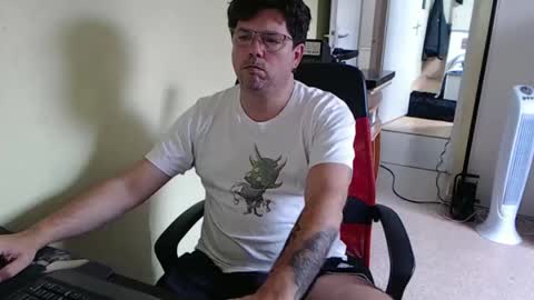 Snapshot of mistercoeur1 chatting on 13, 9, 2025 mistercoeur online show from 13, 9, 2025