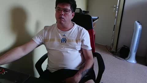 Snapshot of mistercoeur1 chatting on 13, 10, 2025 mistercoeur online show from 13, 10, 2025