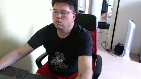 Snapshot of mistercoeur1 chatting on 22, 10, 2025 mistercoeur online show from 22, 10, 2025