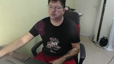 Snapshot of mistercoeur1 chatting on 25, 10, 2025 mistercoeur online show from 25, 10, 2025