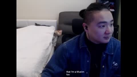 Snapshot of misterlionking chatting on 25, 11, 2025 Eric online show from 25, 11, 2025