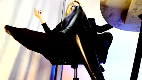  Mistress Alice  online show from 9, 5, 2026