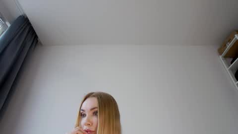 Snapshot of mistress_milana chatting on 31, 10, 2025 Milana online show from 31, 10, 2025