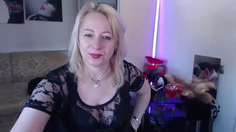 Snapshot of mistress_milfa chatting on 1, 3, 2026 mistress_milfa online show from 1, 3, 2026