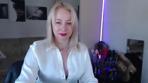 Snapshot of mistress_milfa chatting on 7, 3, 2026 mistress_milfa online show from 7, 3, 2026