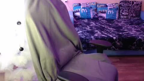 Snapshot of mistressbailey_x chatting on 27, 12, 2024 Miss Bailey online show from 27, 12, 2024