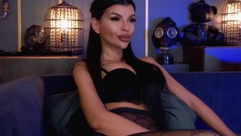 Elenia online show from 20, 10, 2025