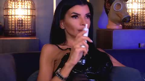 Elenia online show from 26, 6, 2026