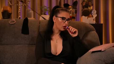 Mistress Kelly online show from 6, 10, 2025