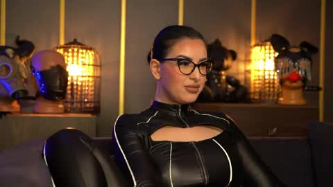 Mistress Kelly online show from 23, 4, 2026