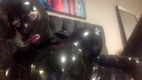 Snapshot of mistresslatexxx chatting on 25, 5, 2026 Bianca online show from 25, 5, 2026