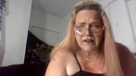 Snapshot of mistressmich623603 chatting on 31, 10, 2025 thick playful mistress new mature hornygranny online show from 31, 10, 2025