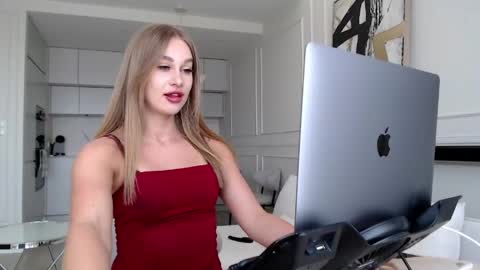 mistressuniverse online show from 11, 5, 2026