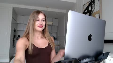 mistressuniverse online show from 12, 5, 2026