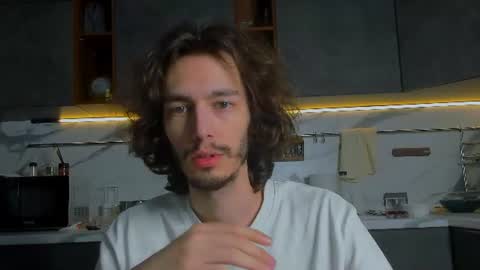 Snapshot of mitchelkurse chatting on 3, 7, 2026 MitchelKurse online show from 3, 7, 2026