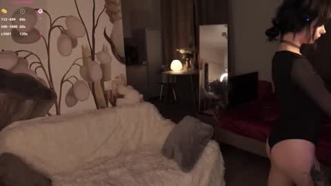 Yuka online show from 3, 10, 2025