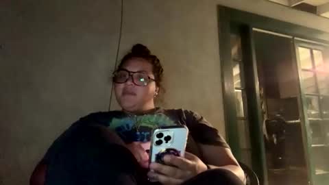 Snapshot of mixxedbeautymac chatting on 5, 4, 2026 Mimi Wilde online show from 5, 4, 2026