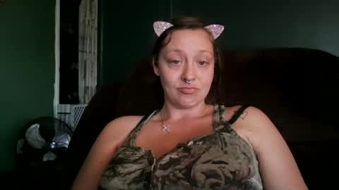 Snapshot of miztrezk chatting on 19, 11, 2025 miztrezk online show from 19, 11, 2025