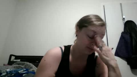 Snapshot of miztrezk chatting on 23, 12, 2025 miztrezk online show from 23, 12, 2025