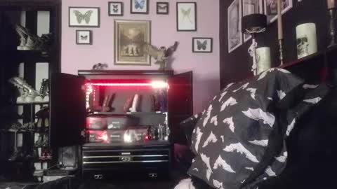 Mizz Bonez online show from 3, 5, 2026