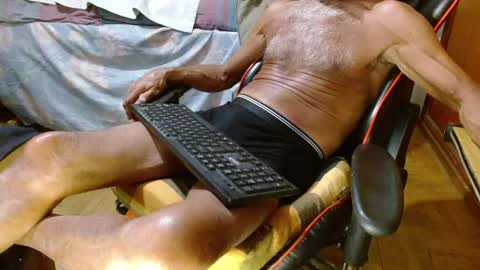 Snapshot of mjmadurengue chatting on 25, 12, 2024 Mario jose online show from 25, 12, 2024