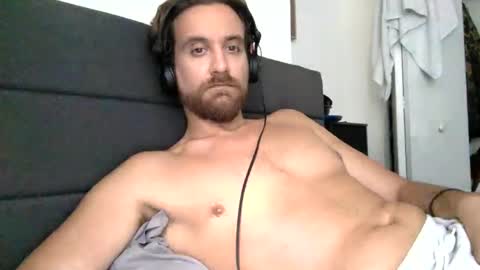 Snapshot of mkmarkets chatting on 18, 10, 2025 Hrny Lat .. online show from 18, 10, 2025