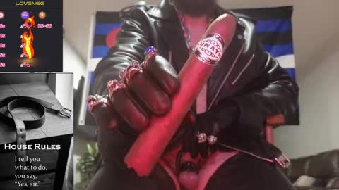 SMOKINsnakeEYEZ online show from 1, 5, 2026