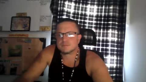 Snapshot of mmello2017 chatting on 4, 8, 2026 mmello2017 online show from 4, 8, 2026