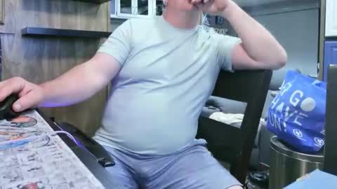 mmmthatsfunnn online show from 14, 5, 2026