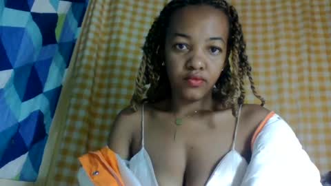 Snapshot of mmyriame chatting on 10, 7, 2026 mmyriame online show from 10, 7, 2026