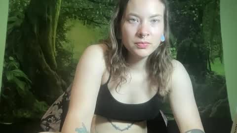 Snapshot of mo0n_goddess chatting on 4, 4, 2026 Misty online show from 4, 4, 2026
